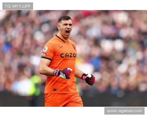 门将持球时为何受规则保护？3秒内不可争抢的判罚逻辑